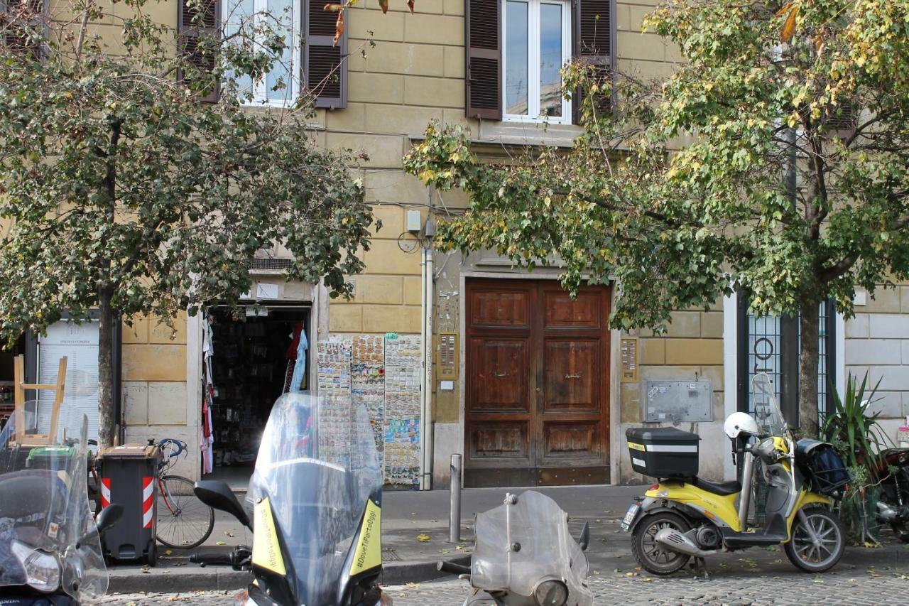 Casa Rossi Roma Lägenhet Exteriör bild